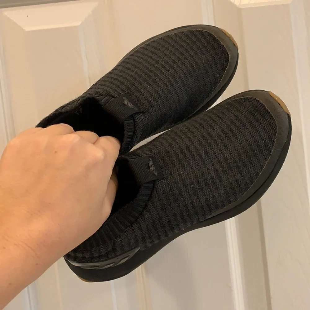 KIDS Adidas Sneakers - Picture 2 of 3